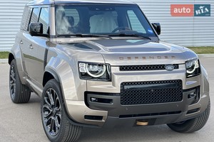 Land Rover Defender 